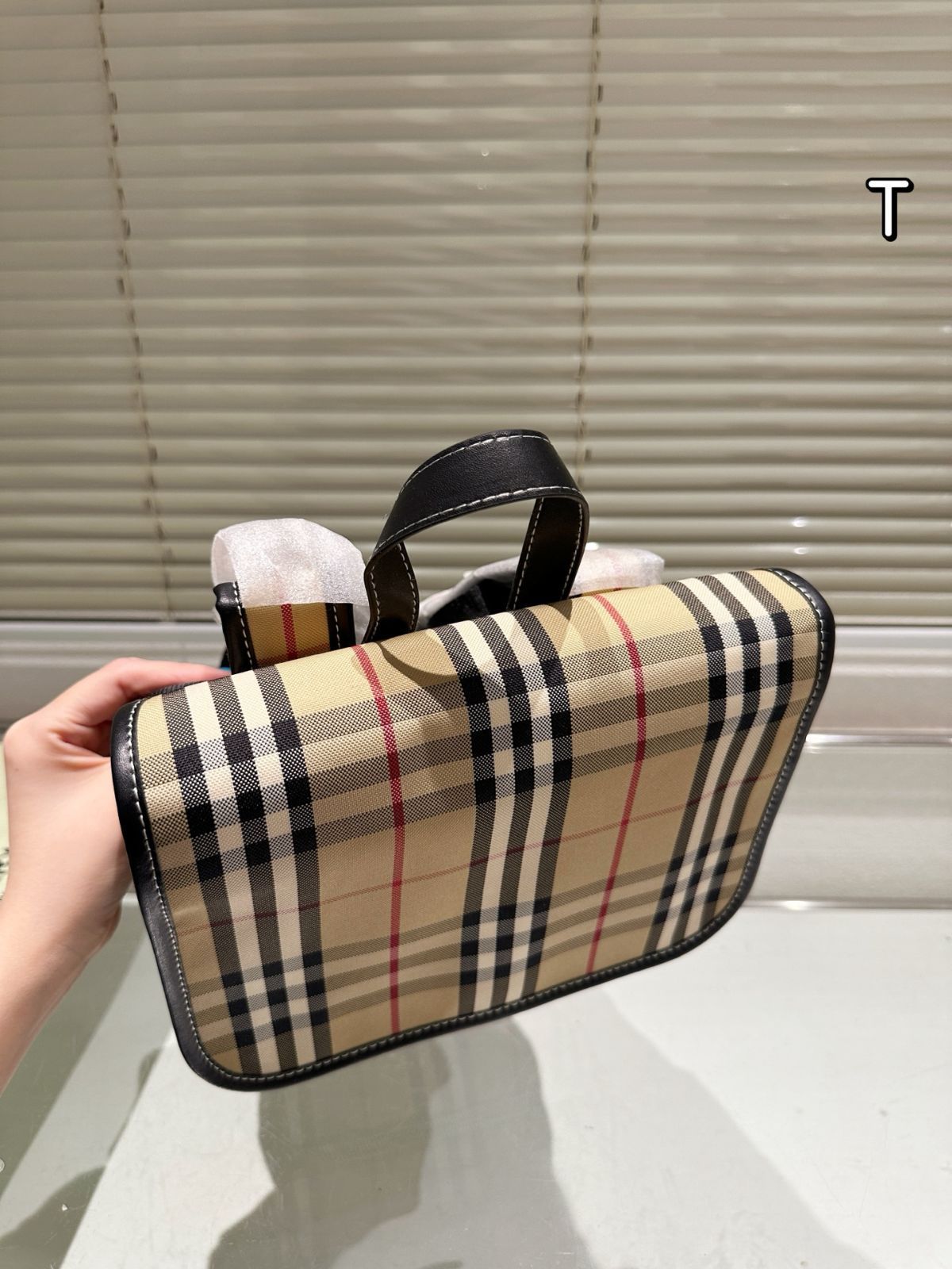 ★関税込み・送料無料★ バーバリー TB ロゴ エンボス スライド スポットライトショートE26電球なし 2個入り黒｜YAZAWA CORPORATION