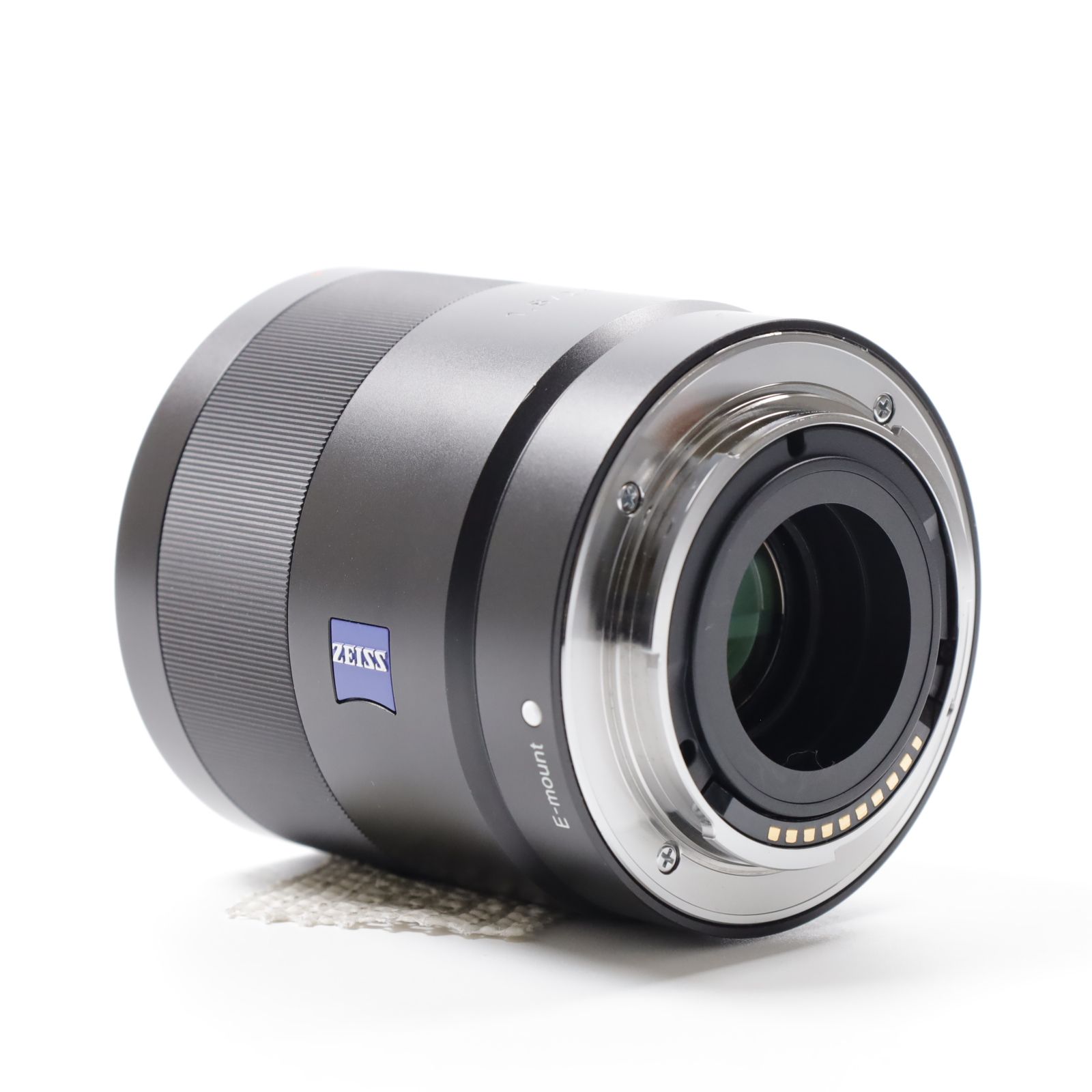 24mm F1.8