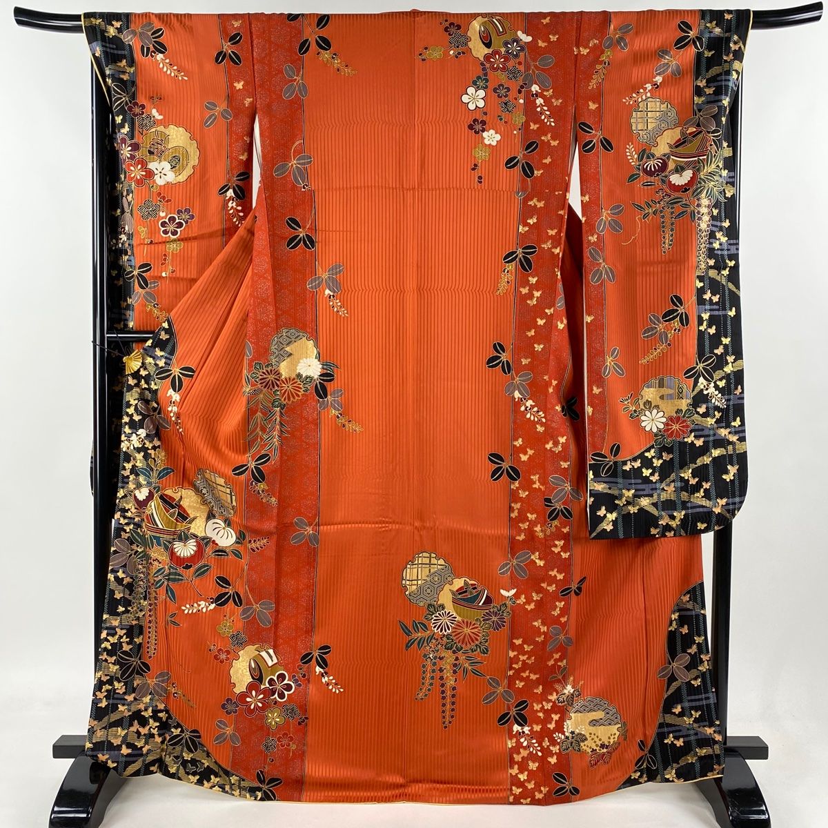 振袖 身丈167.5cm 裄丈67.5cm L 袷 雪輪 橘花 金糸 金彩 茜色 振袖 身丈167.5cm 裄丈67.5cm L 袷 雪輪 橘花 金糸 金彩 茜色