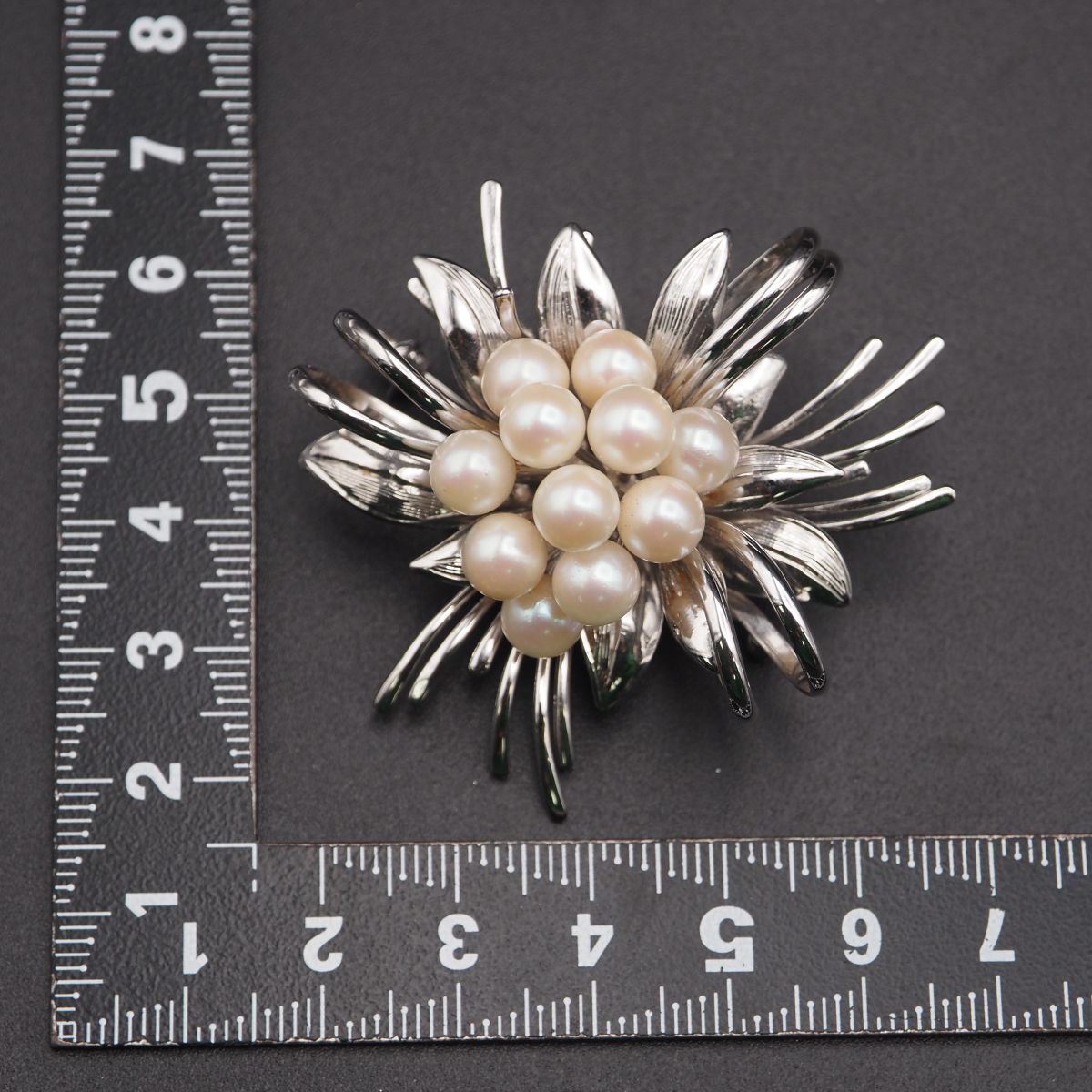JBRQ1273_600x600_crop_center.