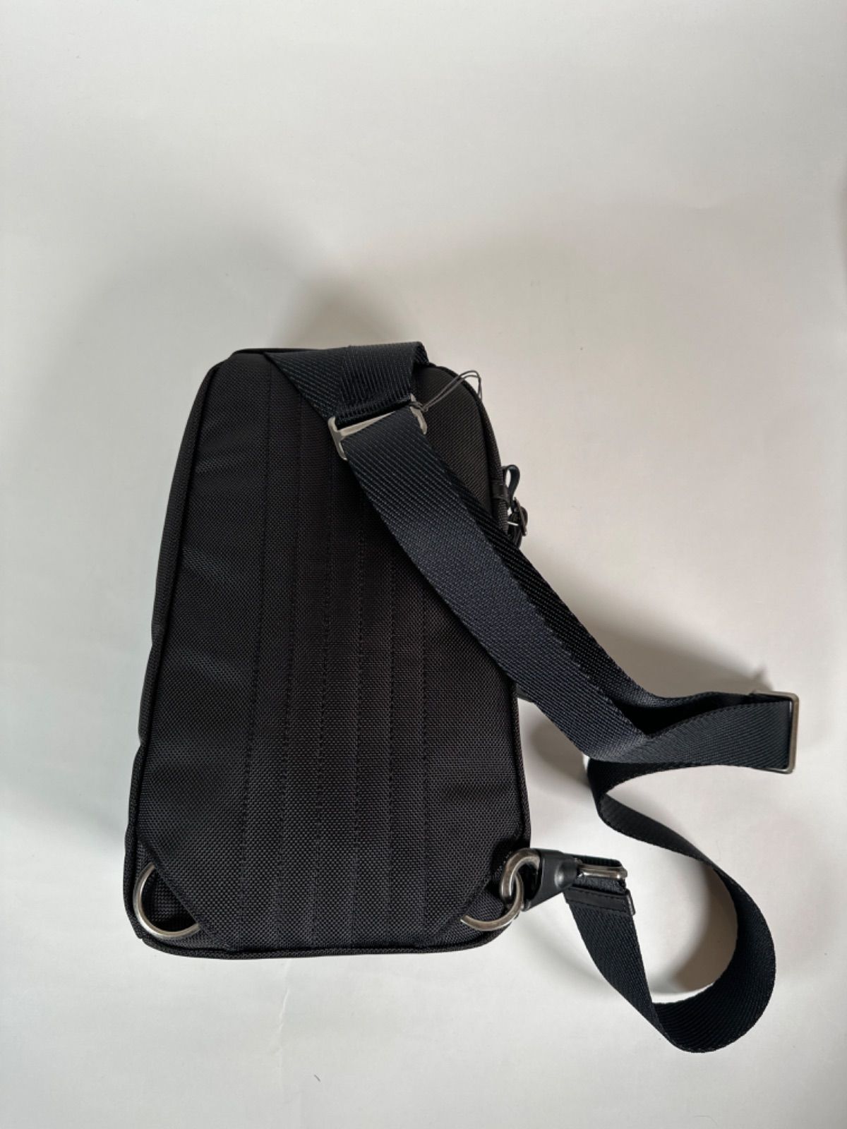 新品未使用】TUMI 131509-4823 FIFE SLIM SLING BAG DARKBROUN O/S 