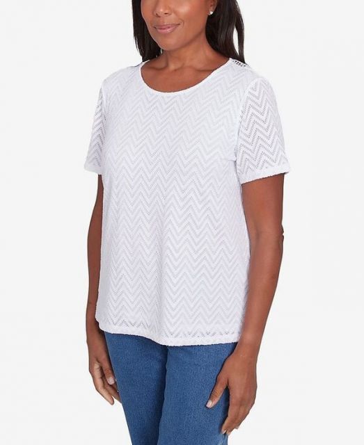 売れ筋商品|||アルフレッドダナー カットソー トップス レディース Petite Classics Textured Chevron Lace Back T-Shirt White Women's Textured Chevron Lace Back Tee | Alfred Dunner