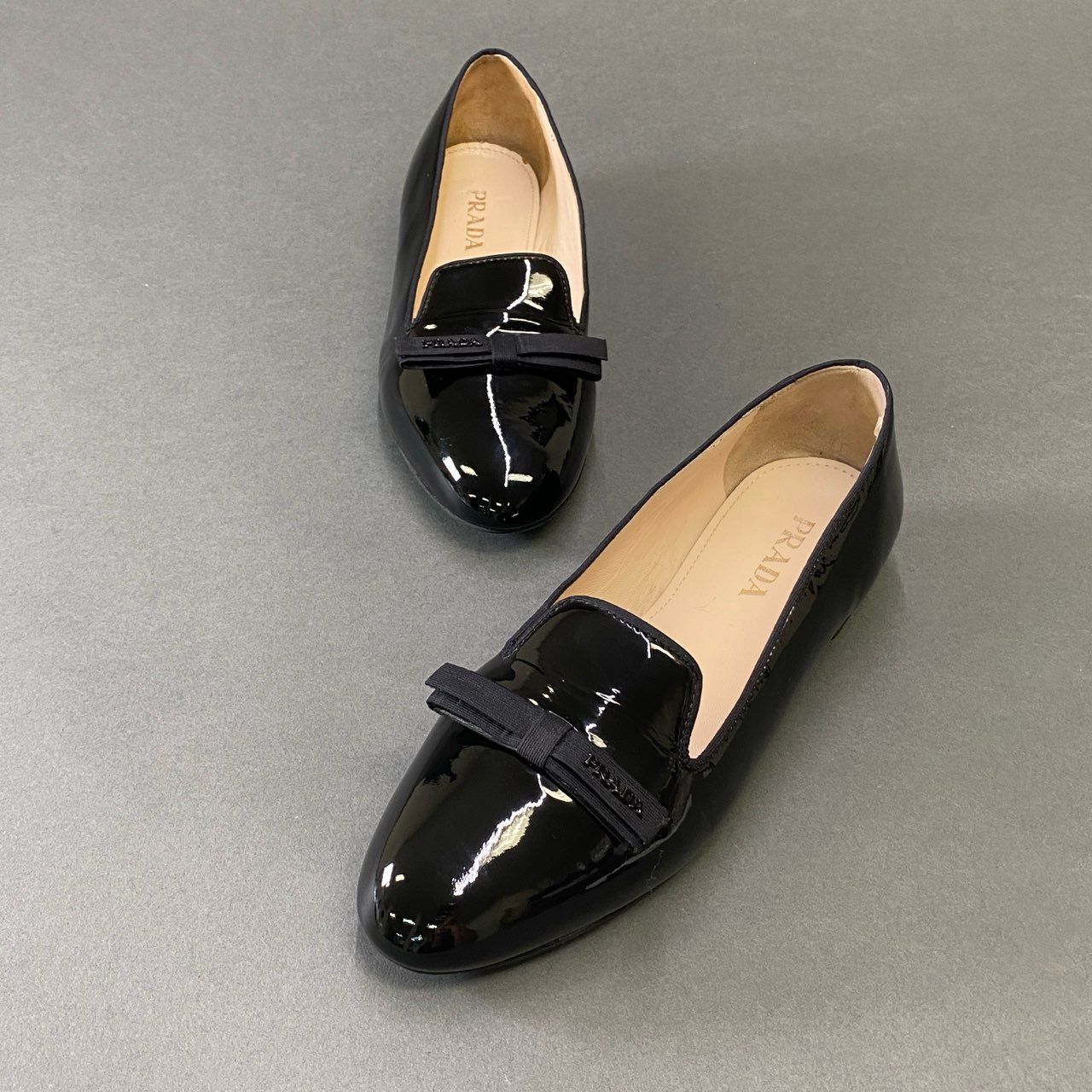 PRADA 黒 スエード リボン付き フラットシューズ 35 パンプス