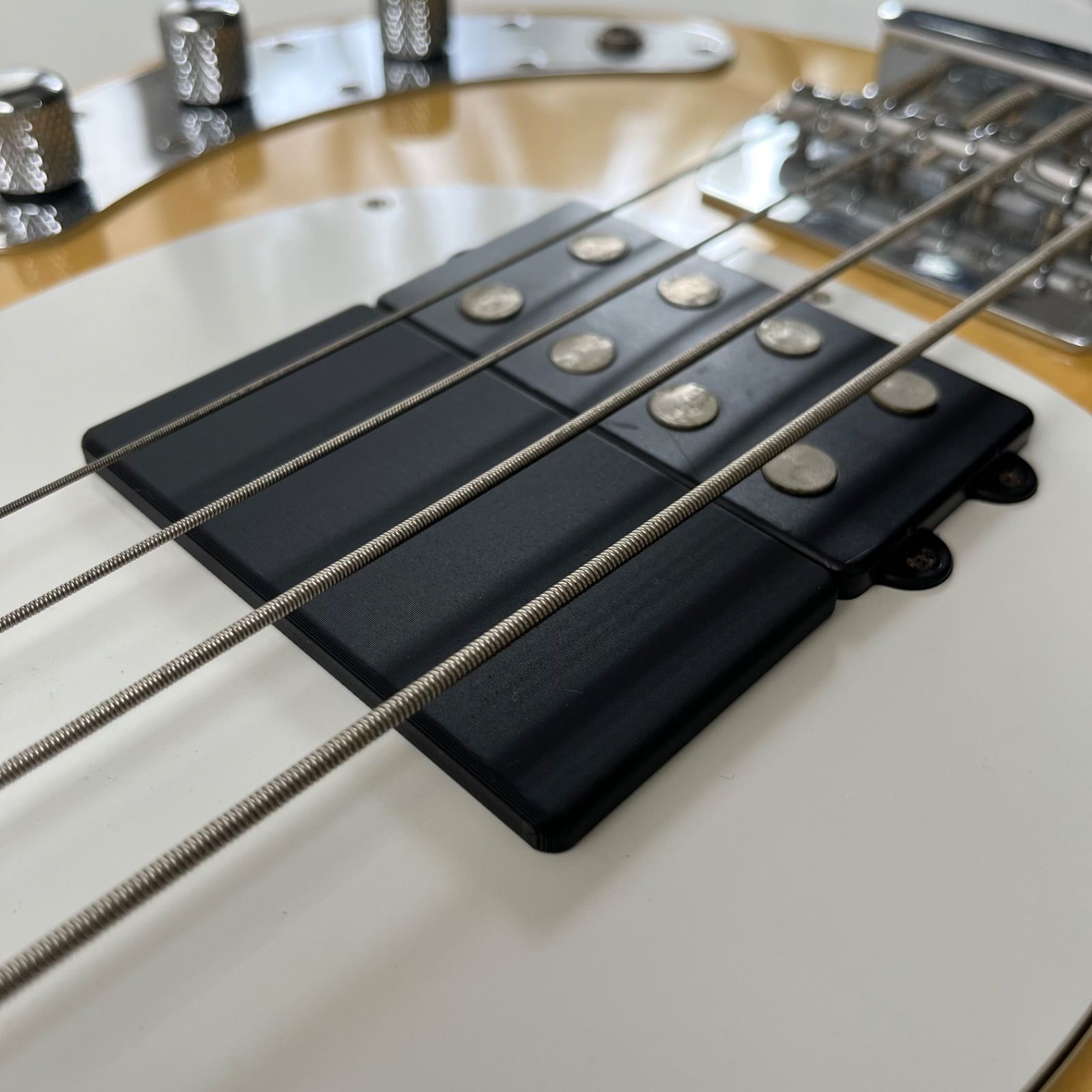 高さ調整可能なフィンガーランプ - MUSICMAN StingRayタイプ用