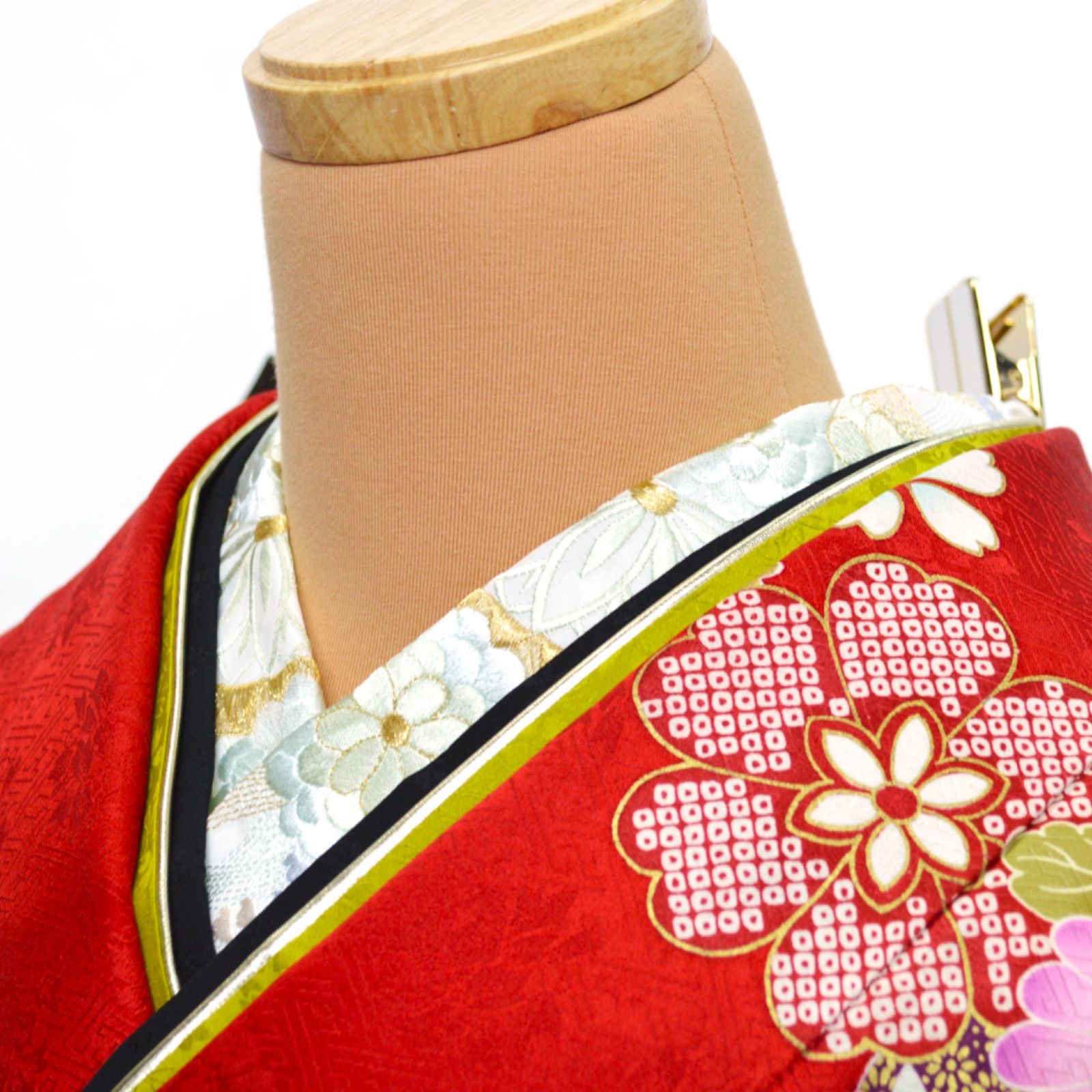 美品》正絹 振袖フルセット SS〜Mサイズ 成人式 金駒刺繍 赤地 鞠 古典