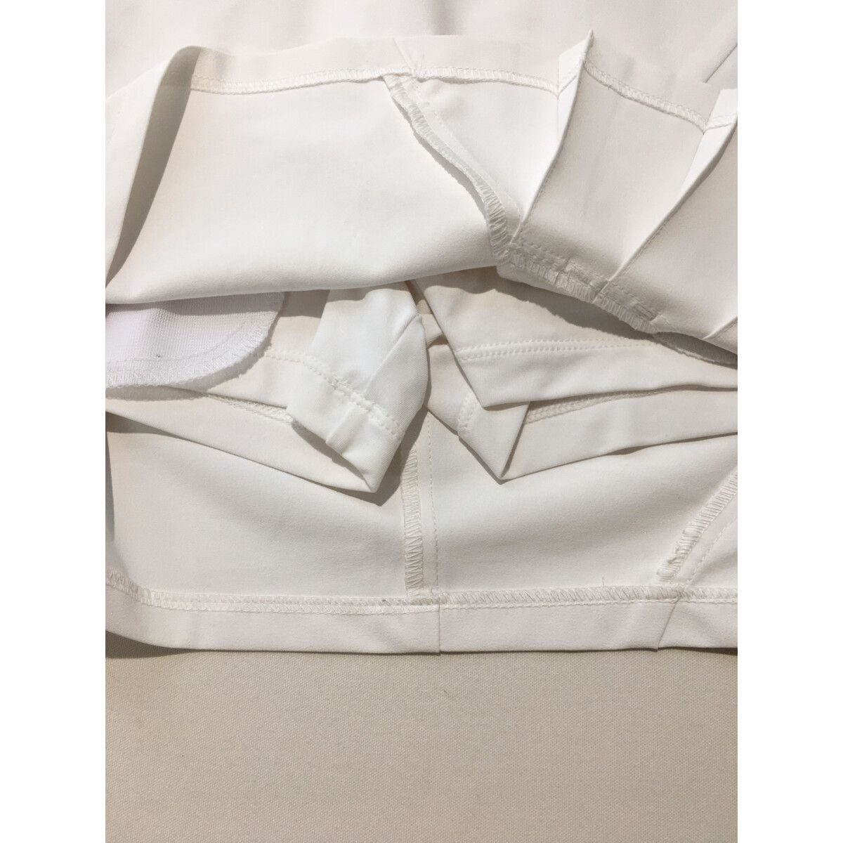 coco 中古 デサントゴルフ DESCENTE GOLF レディース スカート  SSS 白 ホワイト 一体型インナーパンツ 小さい 中古 レディース デサントゴルフ DESCENTE GOLF スカート SSS 白