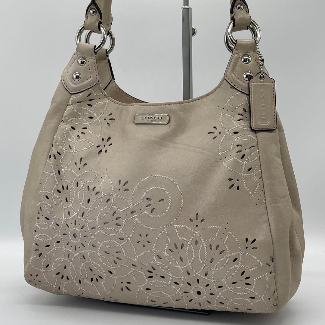 まだまだ使える❤︎ COACH トートバッグ マディソン パンチング フラワー COACH フラワーパンチング トートバッグ - メルカリ