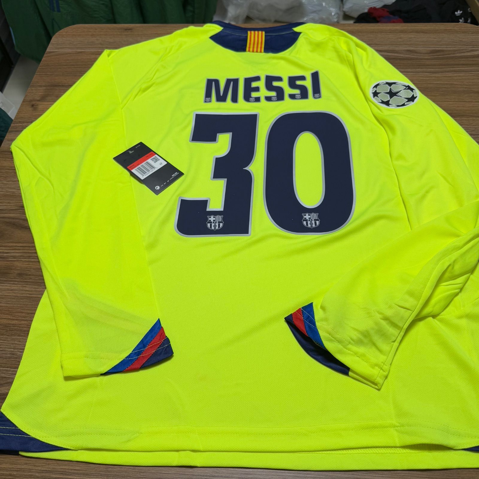 リオネル・メッシ アウェイファン楽天】FCバルセロナ メッシ 直筆