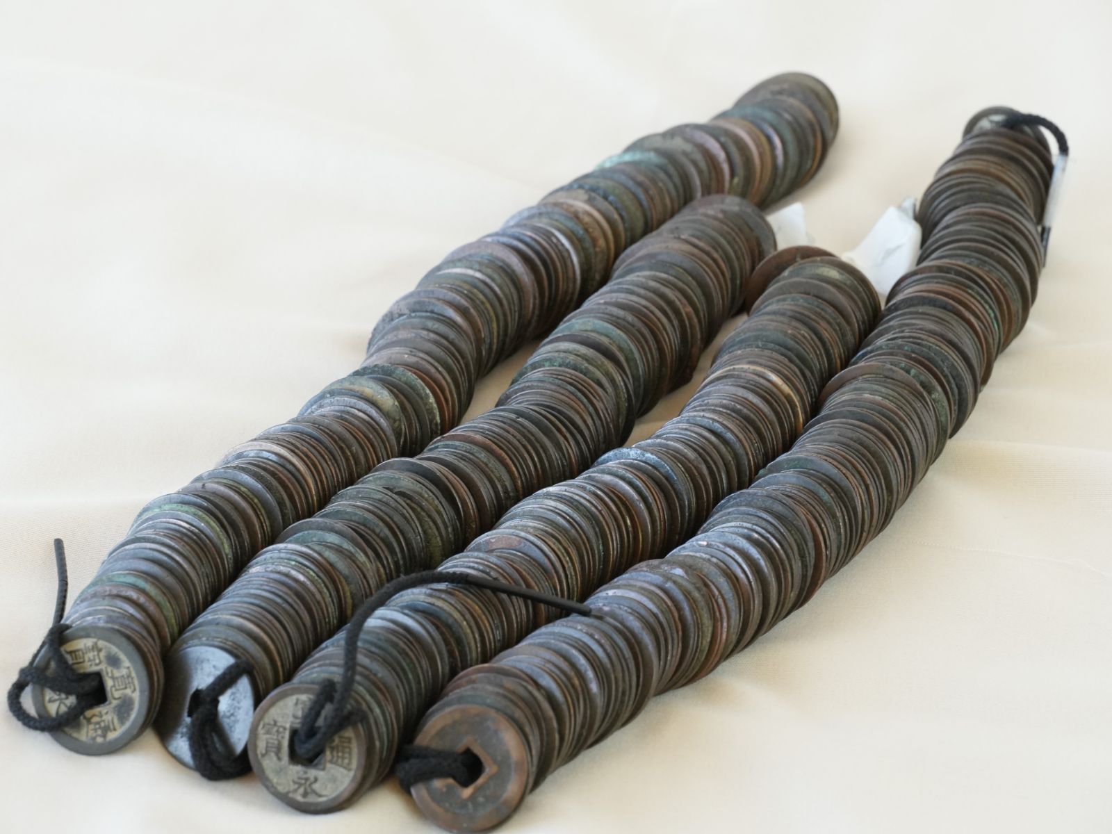 KO]寛永通寶 寛永通宝 日本古銭 1.8kg 4束 貨幣 銅貨 硬貨 穴