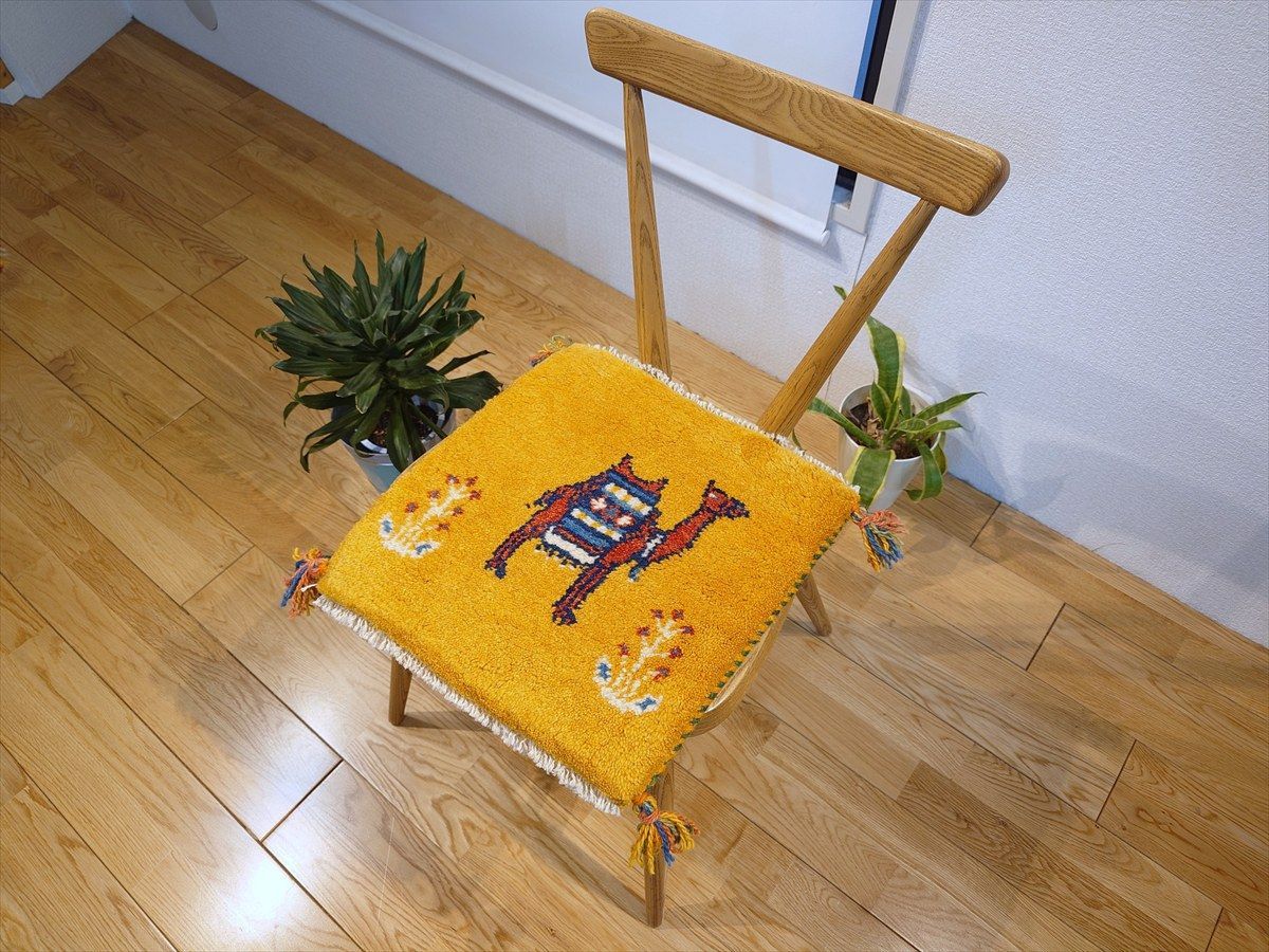 ペルシャ ギャッベ ミニマット ラグ 横37x38㎝ ラクダ 黄金色 AJ26497