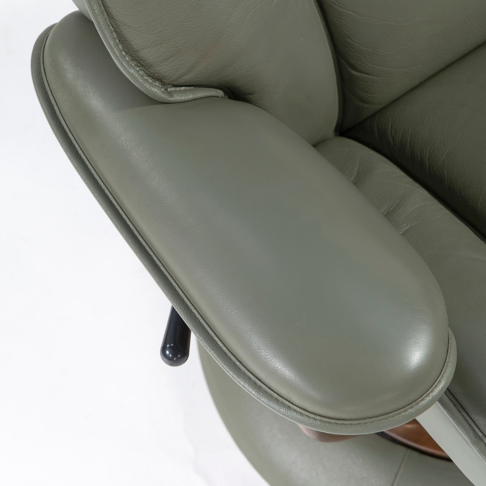 カリモク Karimoku