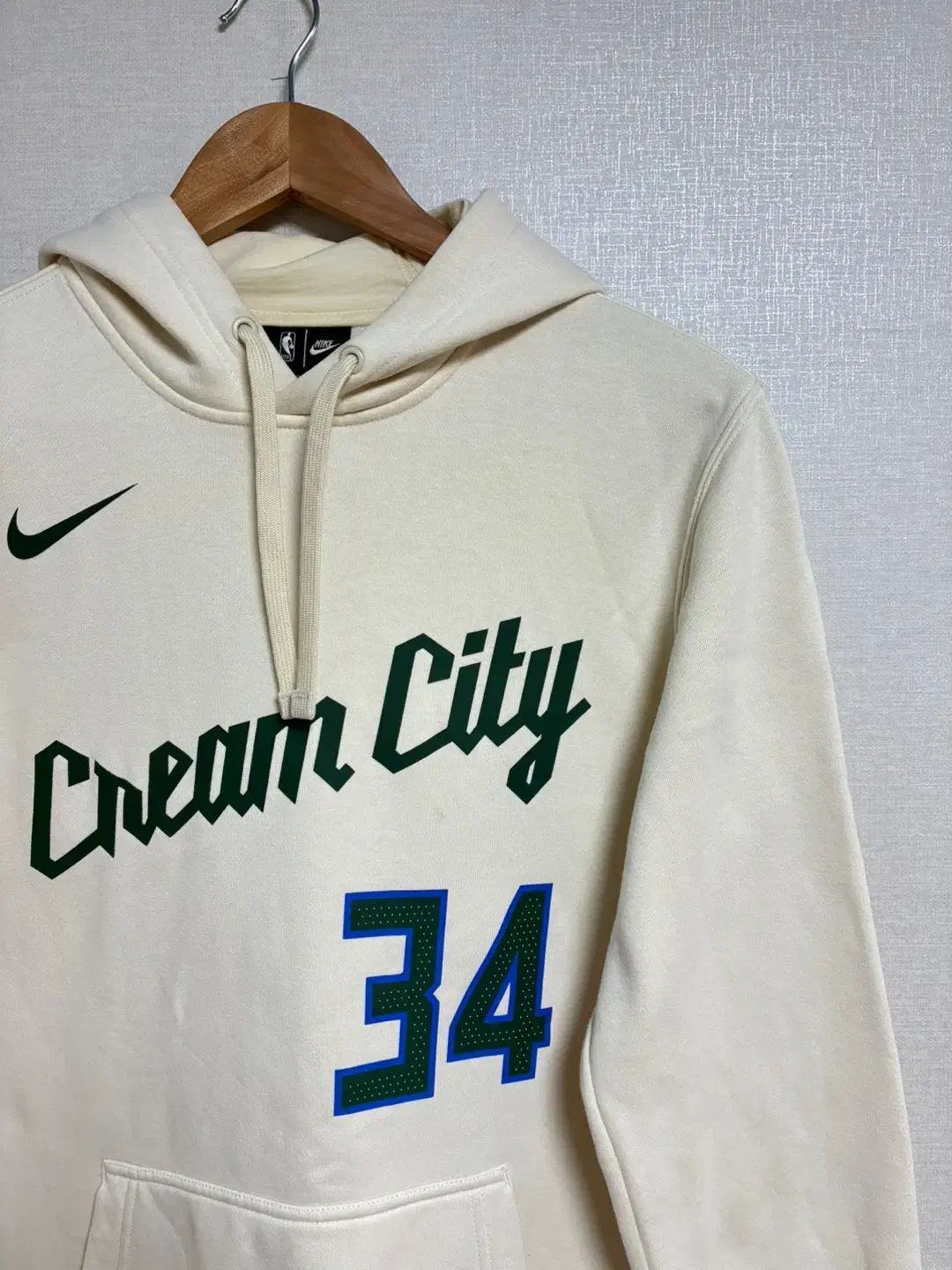 ヴィンテージ NBA フード付きTシャツ クリーム アデトクンボ M