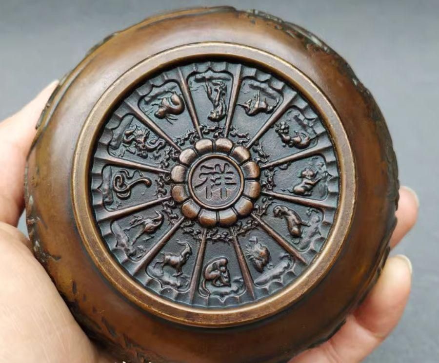 縁起物として人気の龍の置物に新作が登場 純金置物「瑞雲降龍