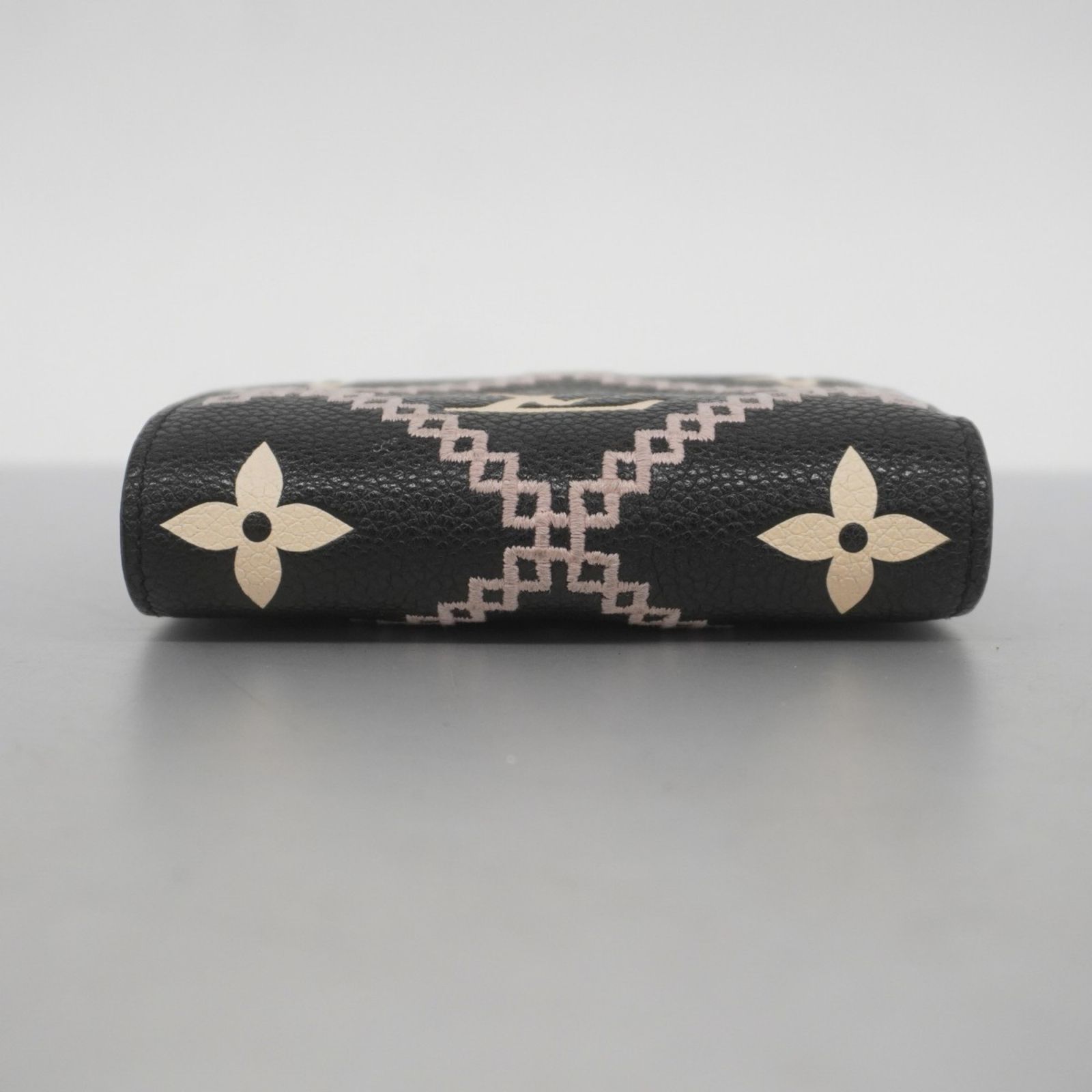 Vuitton ルイ