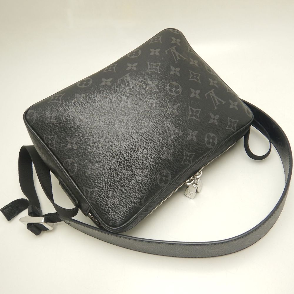 ルイヴィトン アウトドアメッセンジャーPMバッグ タイガラマ M30233 黒 ルイ ヴィトン / LOUIS VUITTON タイガラマ アウトドア