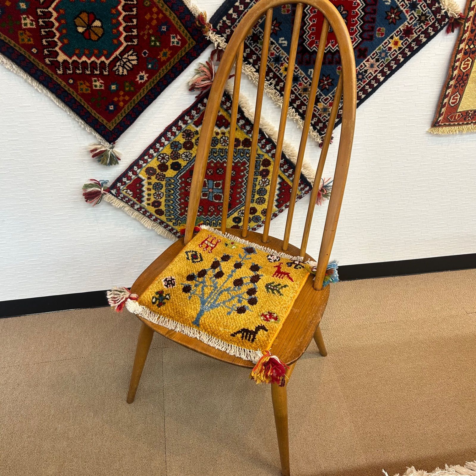 ギャッベ】イラン産 手織りカーペット 31.5×29cm インテリアラグ