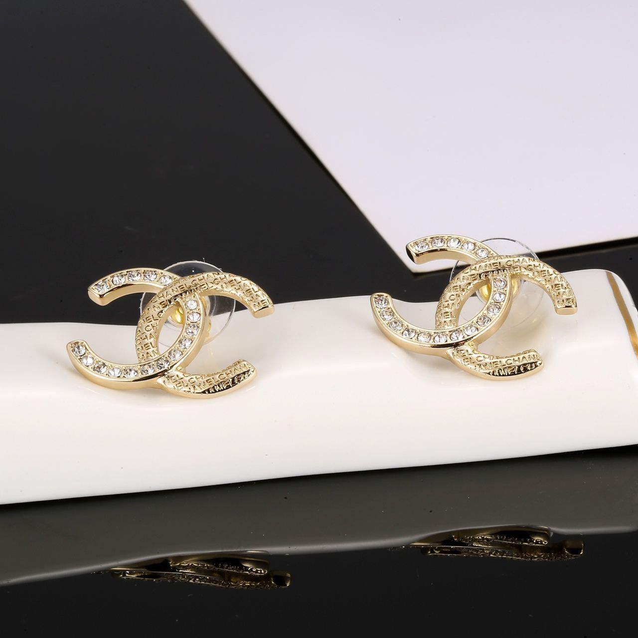 今日特価】Chanel シャネル 新デザイン イヤリング - メルカリ