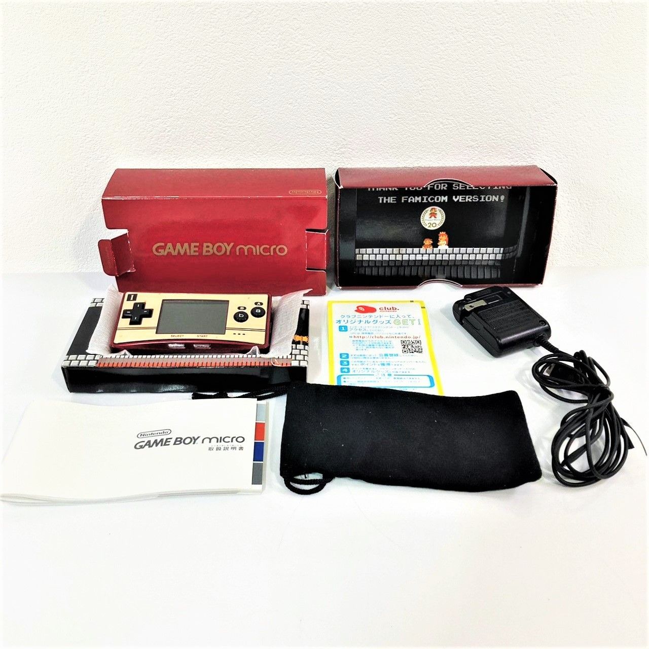 完品 任天堂 GAMEBOY micro ゲームボーイミクロ OXY-001 20th 20周年 記念 ファミコン バージョン 本体 箱 説明書 ポーチ アダプター