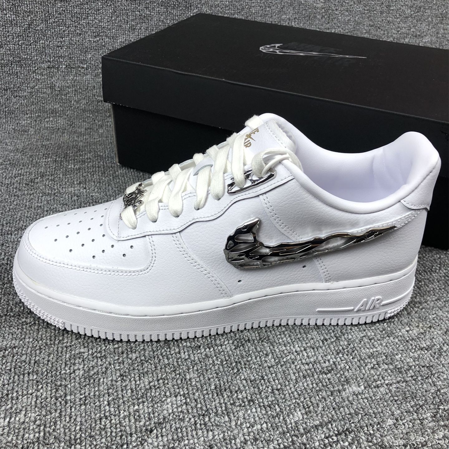 ナイキ NIKE AIR FORCE 1 07 PRM 2 WHITE METALLIC SILVER エアフォース ホワイト メタリックシルバー  メンズ レディース 男女兼用 - メルカリ