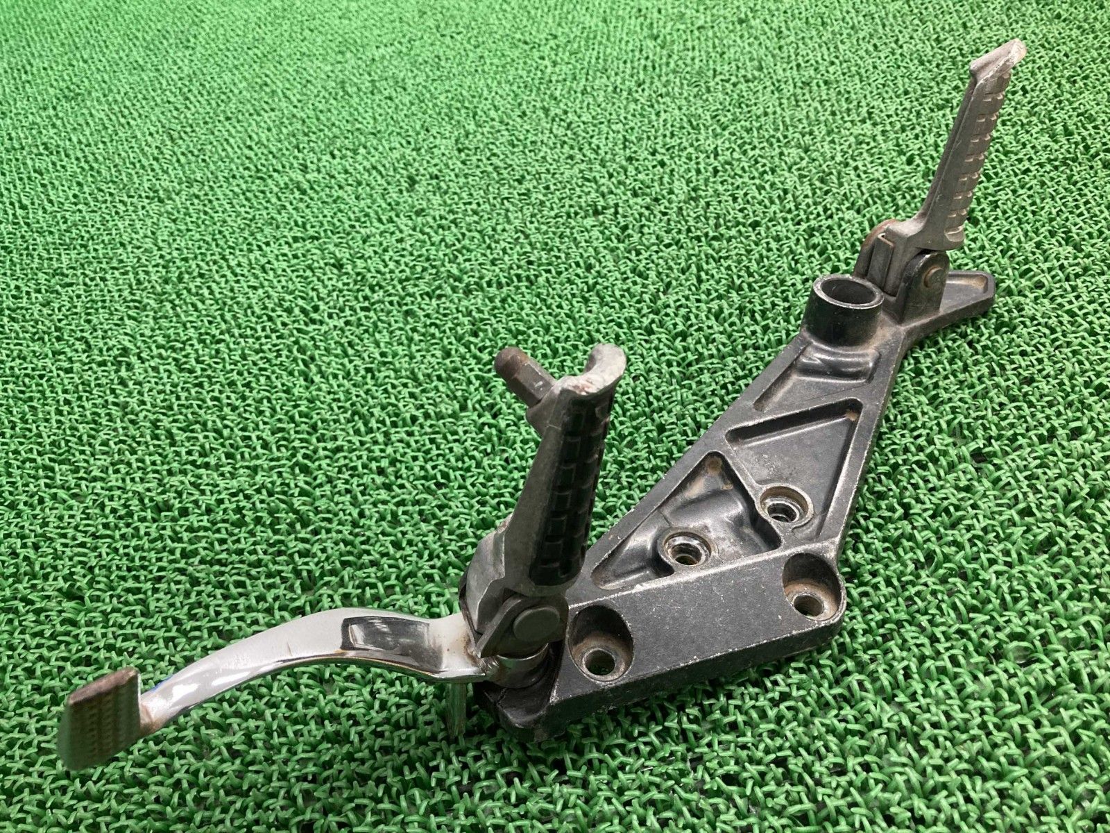 ZRX400 ステッププレート 右 1678 カワサキ 純正 バイク 部品 ZR400E 前期 ブレーキペダル ペグ ペイント素材に Pe