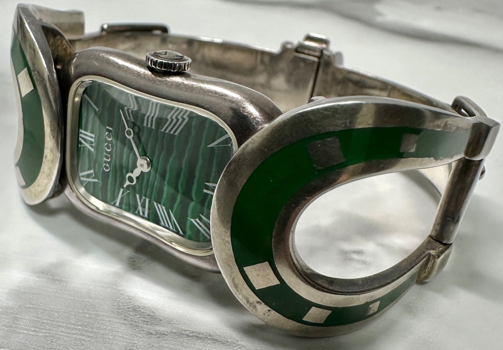 GUCCI グッチ 139.5 ホースビット 3Pダイヤ シェル文字盤 バングル