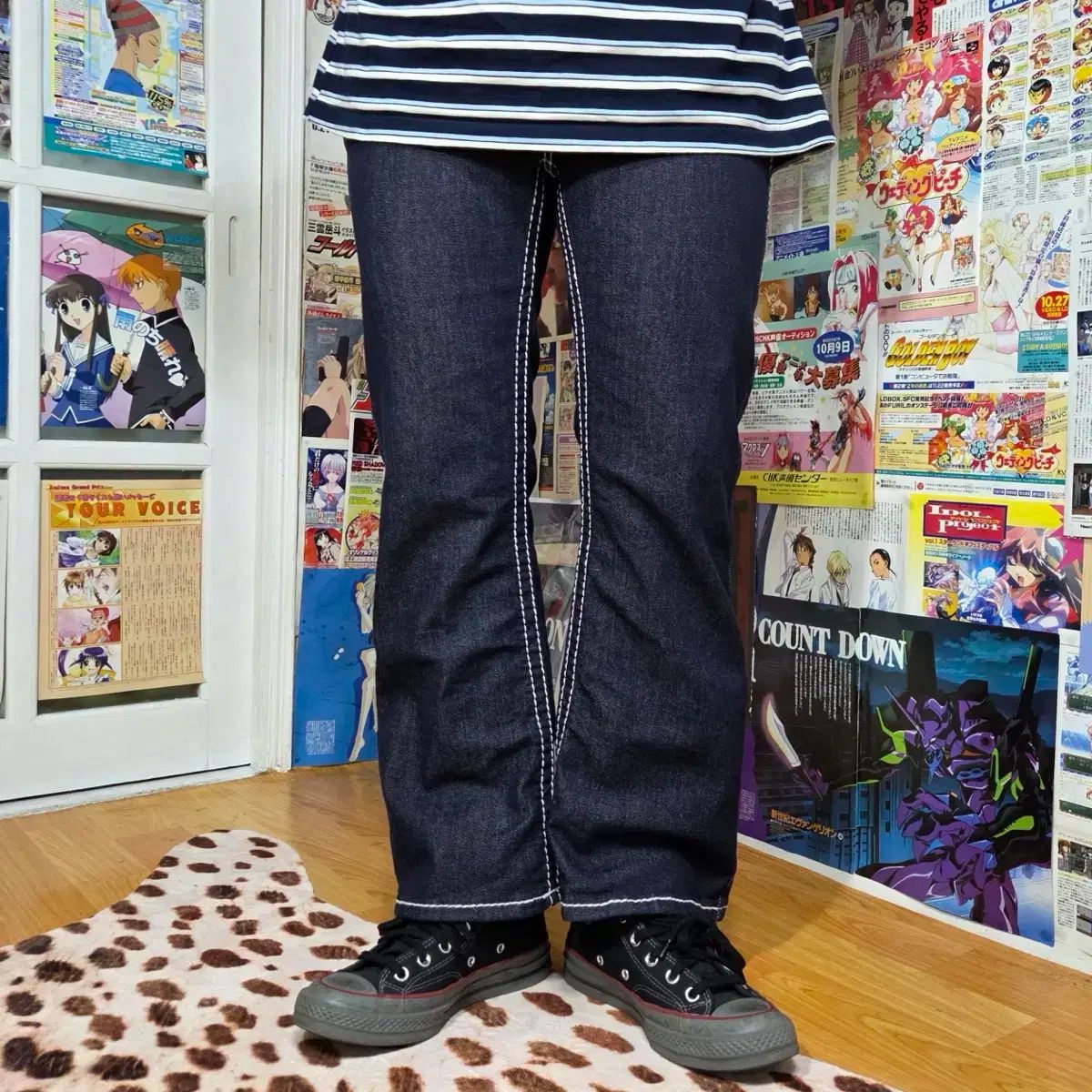 TRUE REKIGION フレアデニム ローライズ 白ステッチ TRUE REKIGION フレアデニム ローライズ 白ステッチ TRUE RELIGION