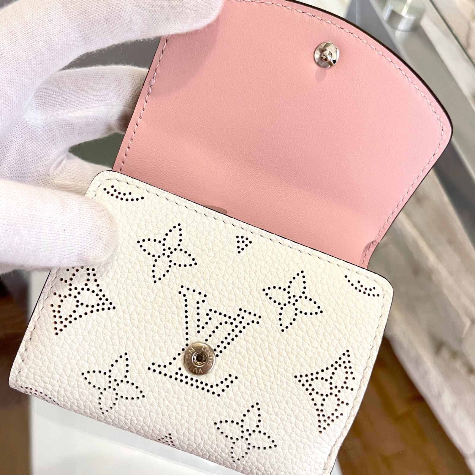 ⭐︎極美品⭐︎ルイヴィトン ポルトフォイユイリス コンパクト マヒナ柄　ピンクlouisvuitton