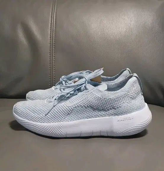 NIKE ナイキ ウィメンズ フリー 2025 ランニングシューズ 240 サイズ 箱なし