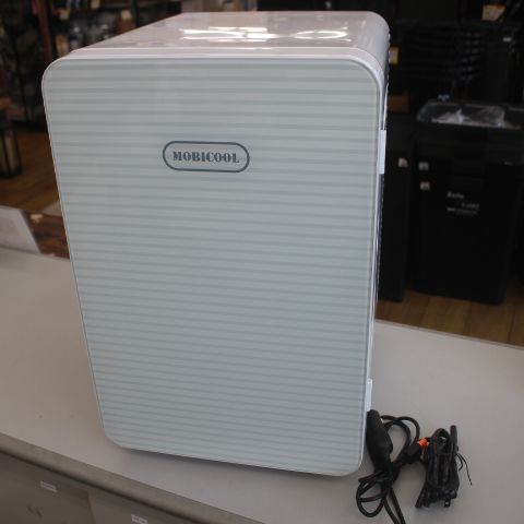 ドメティックモビクール車載兼用冷温庫。【静音機能付き】 ドメティックモビクール車載兼用冷温庫。【静音機能付き