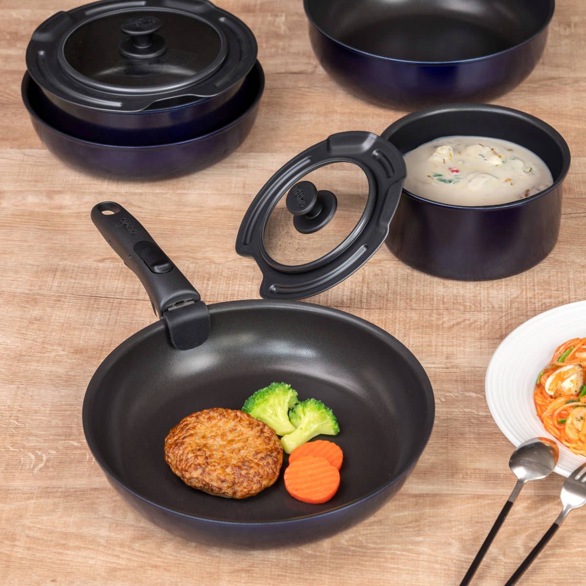 サーモス 取っ手のとれるフライパン8点セット IH・ガス対応 サーモス IH対応 ガス火対応 取っ手のとれるフライパン８点セットDA