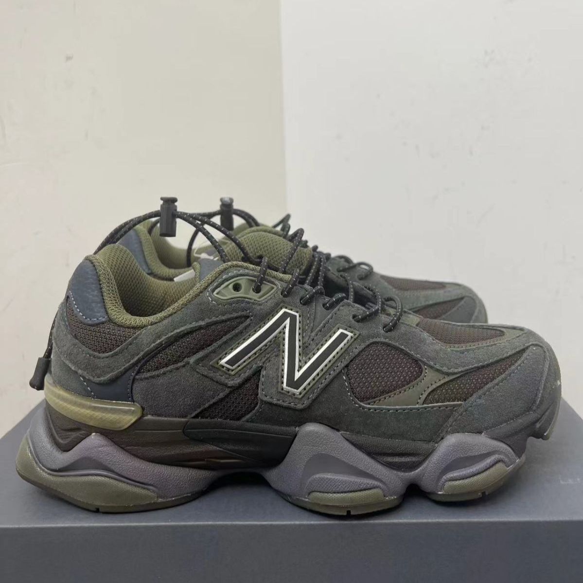 新品未使用ニューバランス new balance NB 9060 スニーカー