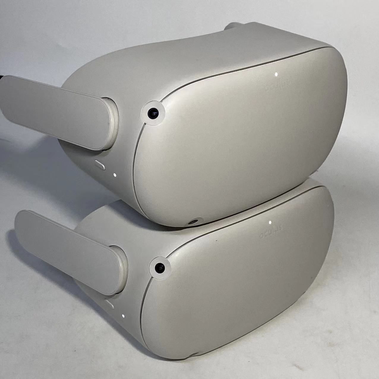 メタクエスト2 ヘッドセット ジャンク品　KW49CM oculus QUEST2 (オキュラスクエスト2) VRヘッドセット KW49CM