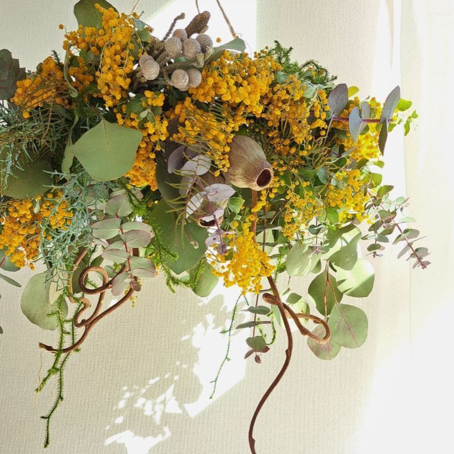 真珠葉アカシアとグリーンのフライングリース