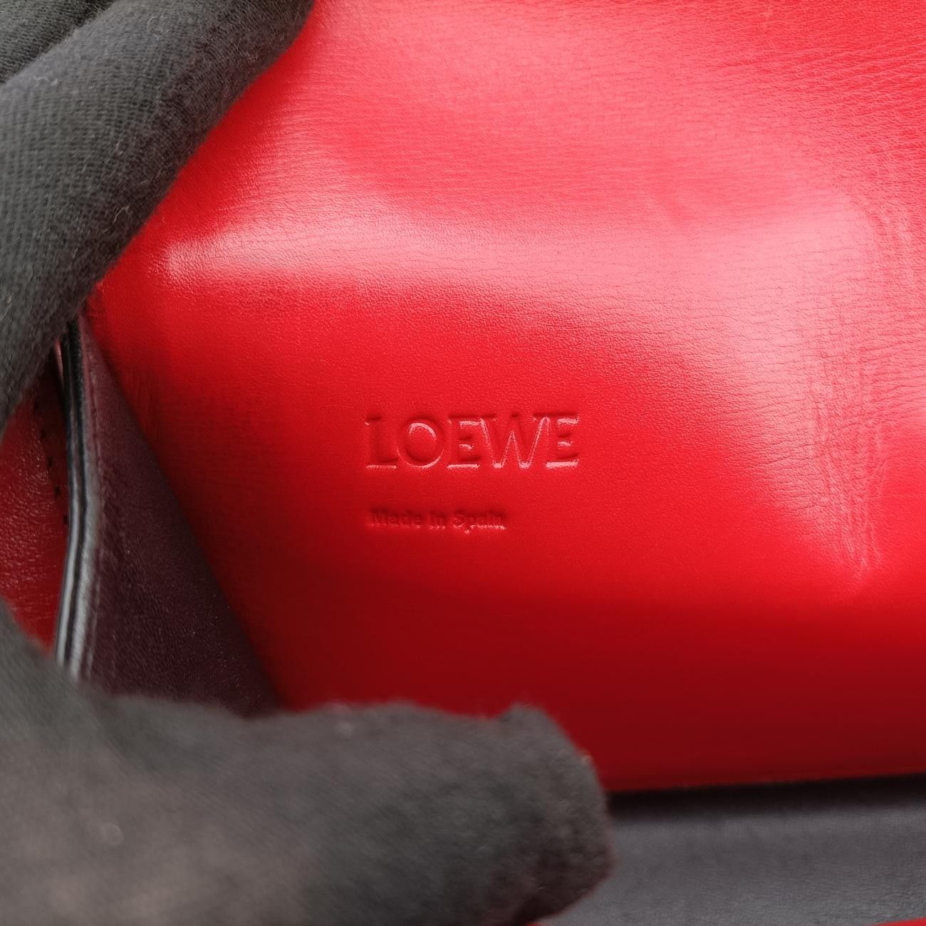 ロエベLoeweバルセロナレッドレザー061605