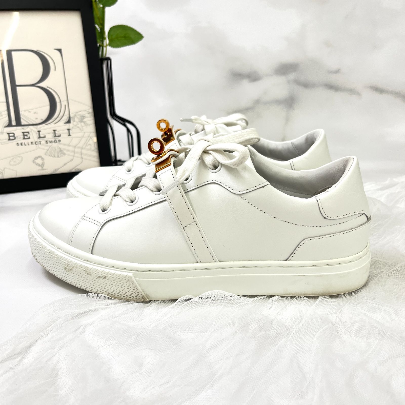 ナ*ん様 HERMES エブリン　ゴールド スニーカー　37 1/2 HERMES エブリン ゴールド スニーカー 37 1/2 - メルカリ