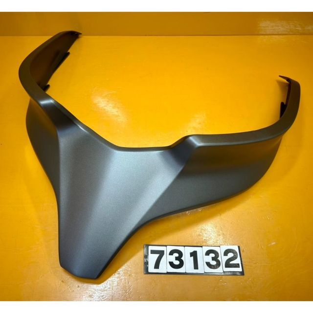 73132 新品 HONDA ホンダ フォルツァ MF10 純正テールカウル テールカバー リアカウル リアカバー センター 83661-KVZ-630ZA