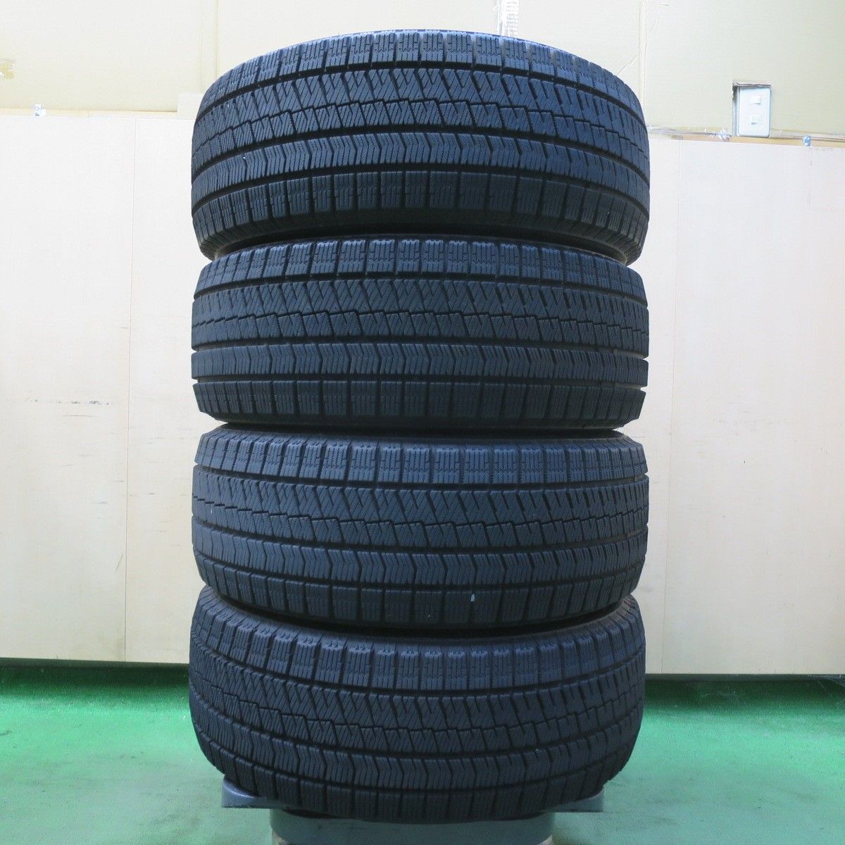 バリ溝 22年 9.5分 スタッドレス 205 55R16 ブリヂストン ブリザック VRX2 タイヤ 16インチ プリウス インプレッサ カローラ スポーツ 等 5092004イスタ