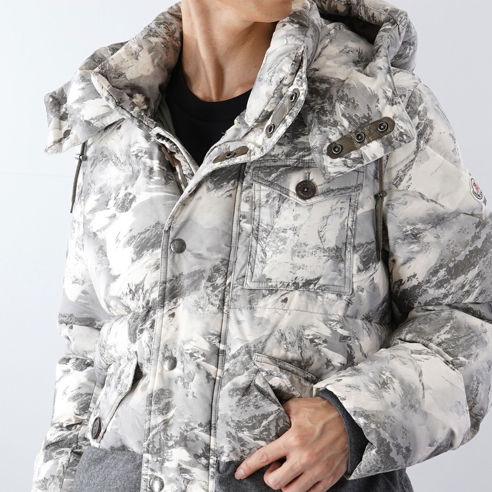 MONCLER モンクレール EVETTES ダウンジャケット 迷彩柄 - メルカリ