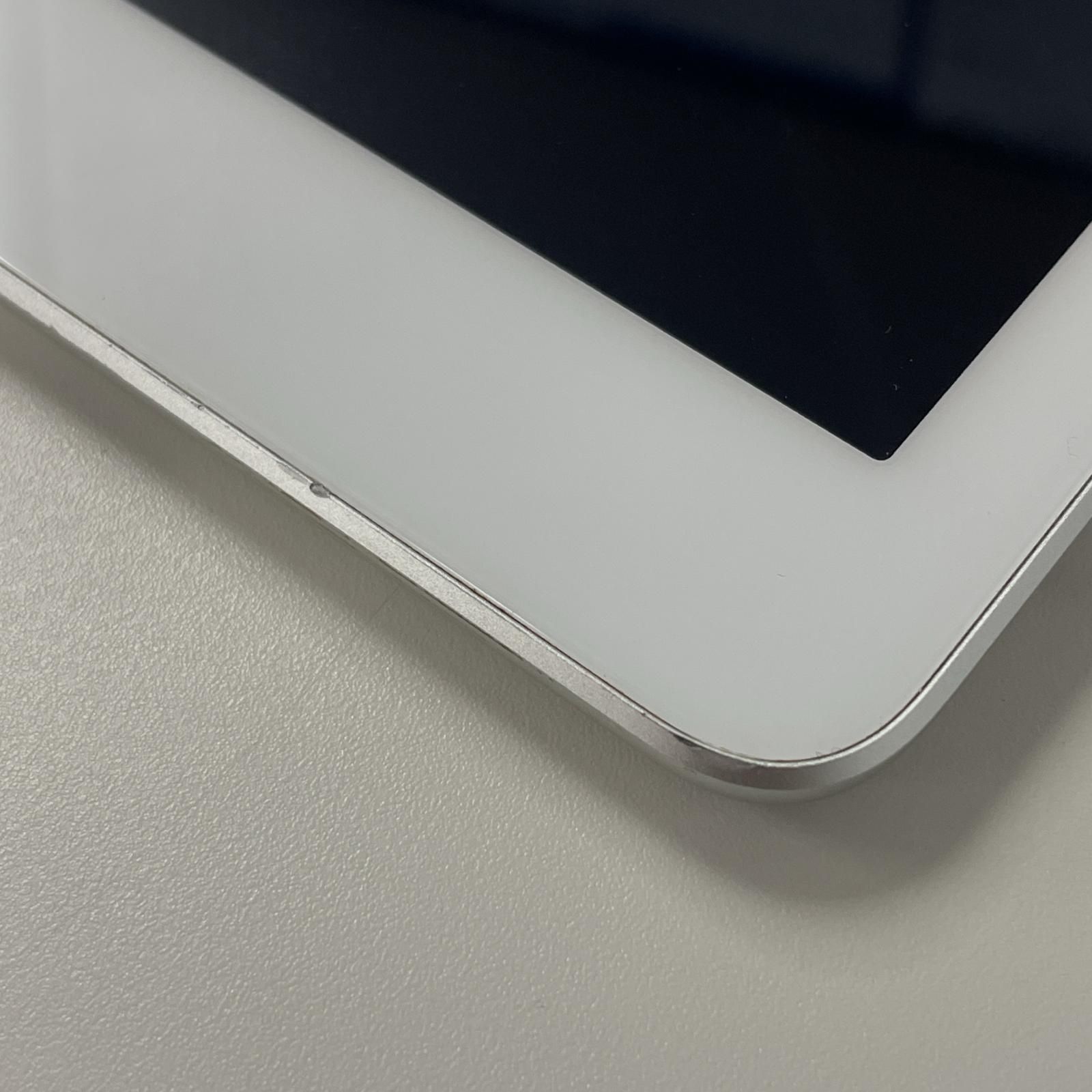 docomo iPad 第5世代 WiFi+Cellular 32GB シルバー Apple iPad 第5世代