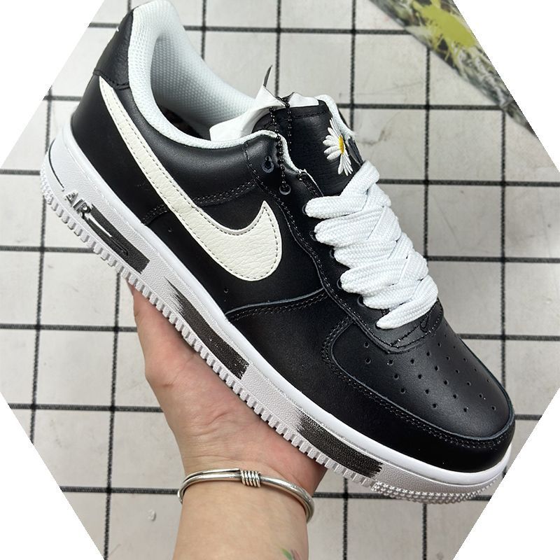 本日の新品は未使用です  Nike Air Force 1 Low PMO 並行輸入品【AQ3692-001】