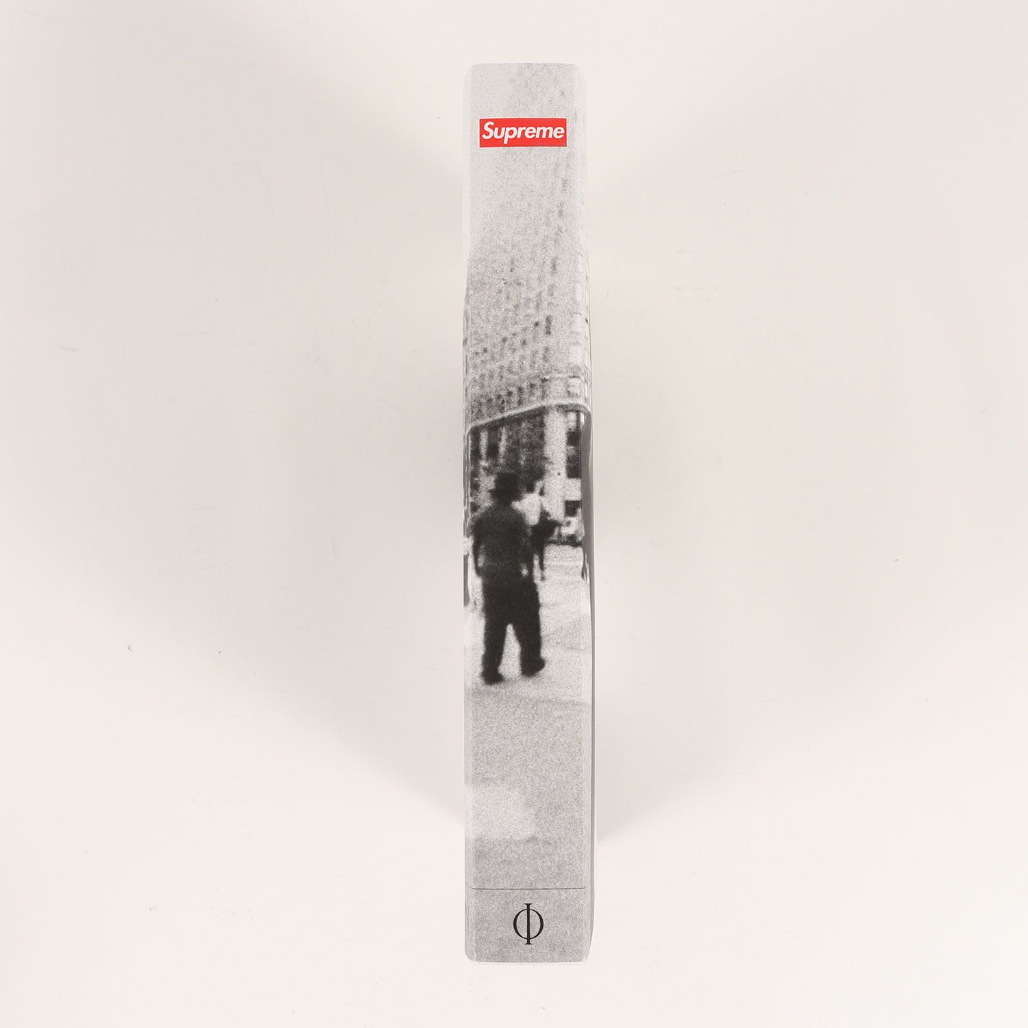 Supreme ビジュアルブック Vol.2 ハードカバー無し (Phaidon