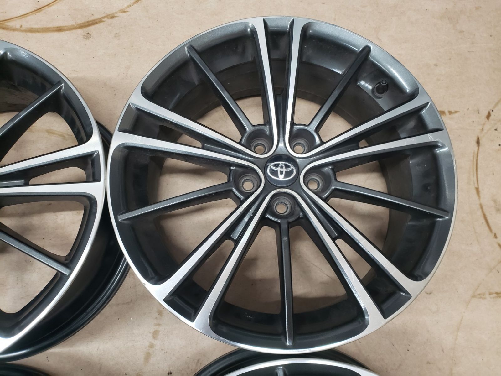 日本製！トヨタ/スバル 86/ BRZ純正 17インチ×7J +48 ◎傷少良品 トヨタ 86 純正 17in 7J +48 100/5H スタッドレス用