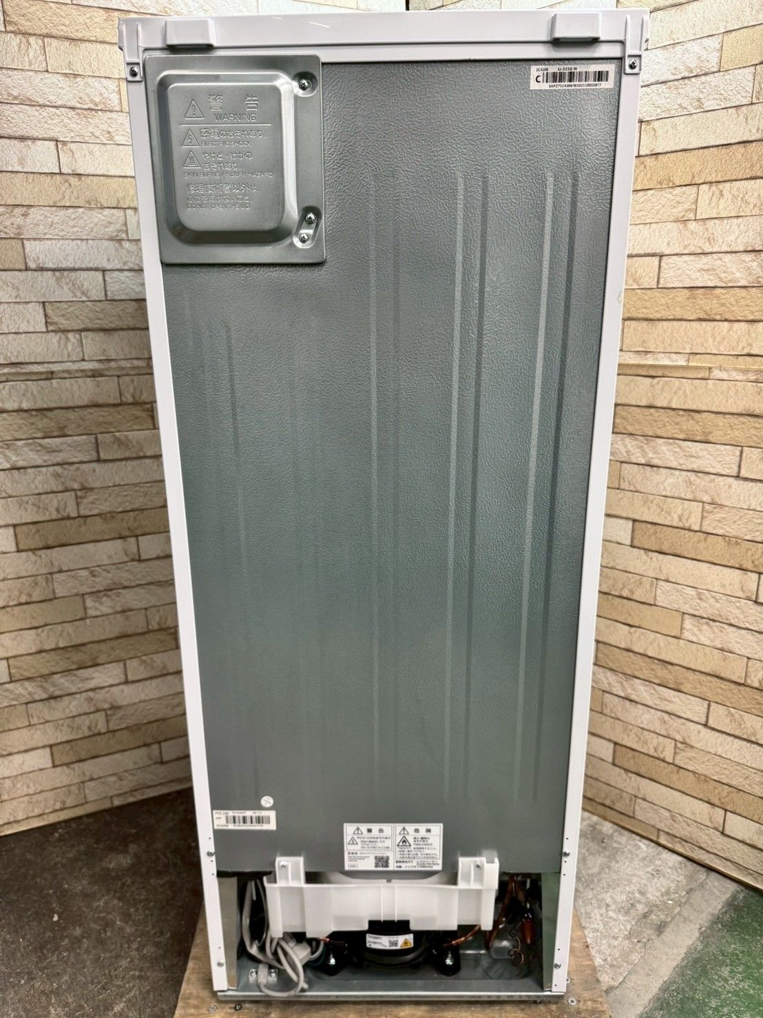 大阪送料無料★3か月保障付き★冷蔵庫★シャープ★SJ-D15G★IR-789 大阪送料無料☆3か月保障付き☆冷蔵庫☆シャープ☆2ドア☆2021年☆SJ