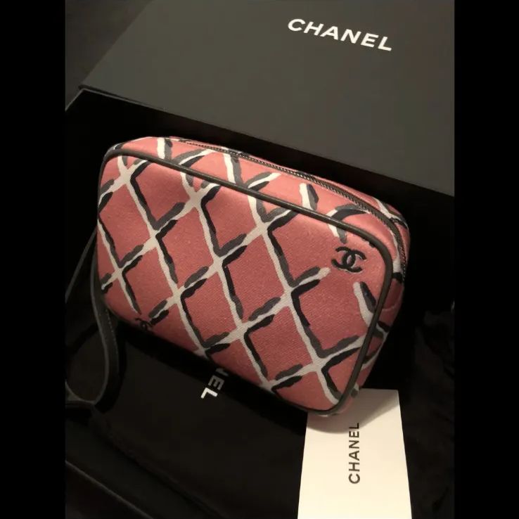 【カラー豊富♪】CHANEL ポーチ パールが輝く☆【CHANEL】スモールドット柄パールポーチ (CHANEL