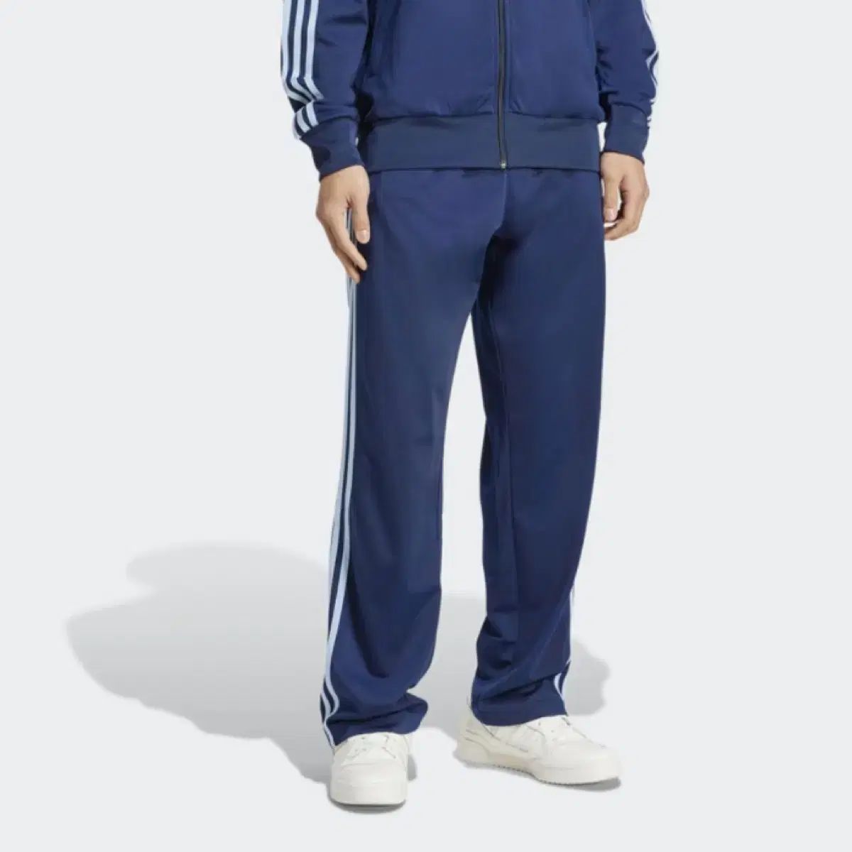 adidas アディダス