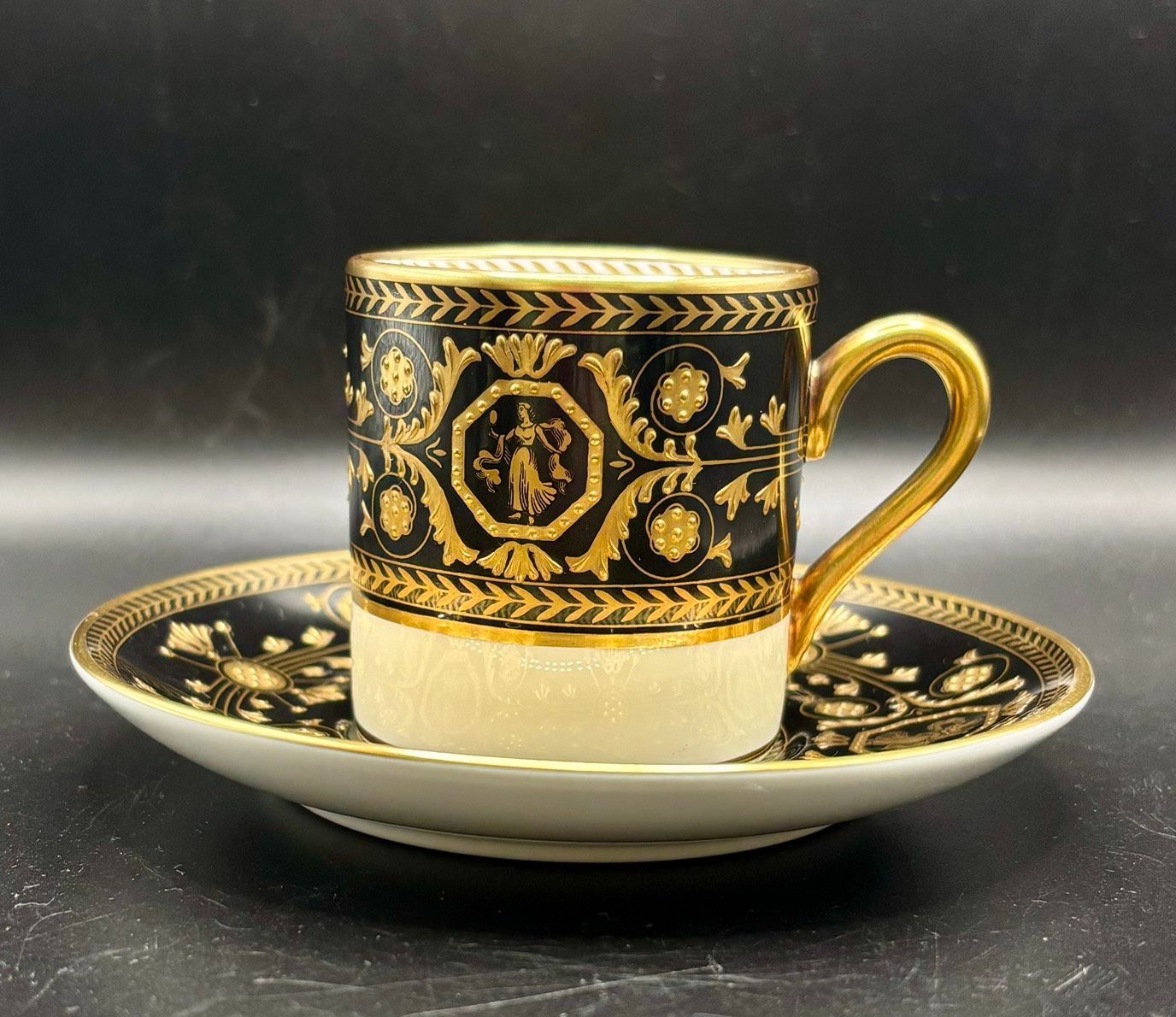 ウェッジウッド アストバリー ブラック デミタスカップ＆ソーサー 1客