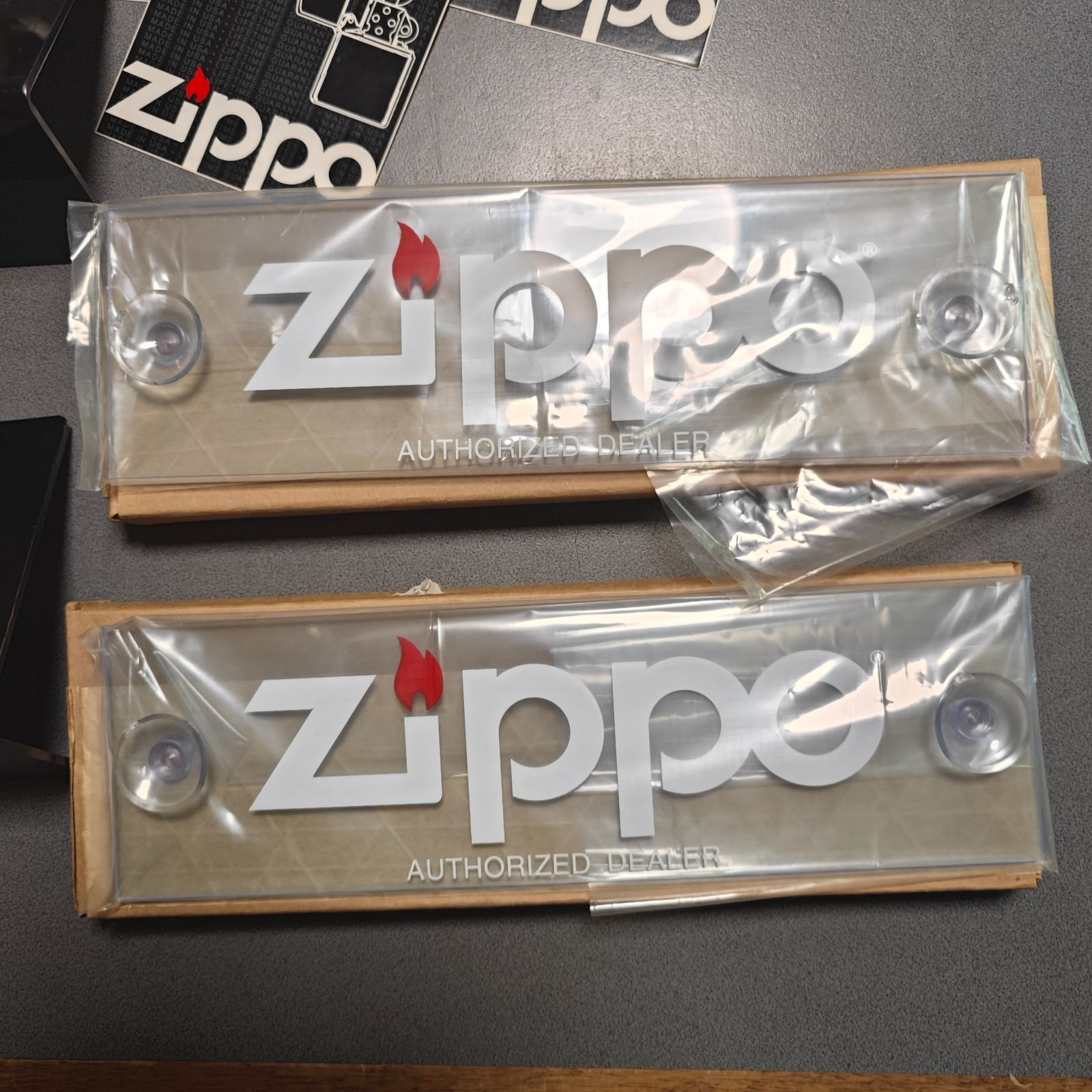 ZIPPO 看板 サイン 二種類 ステッカー まとめ