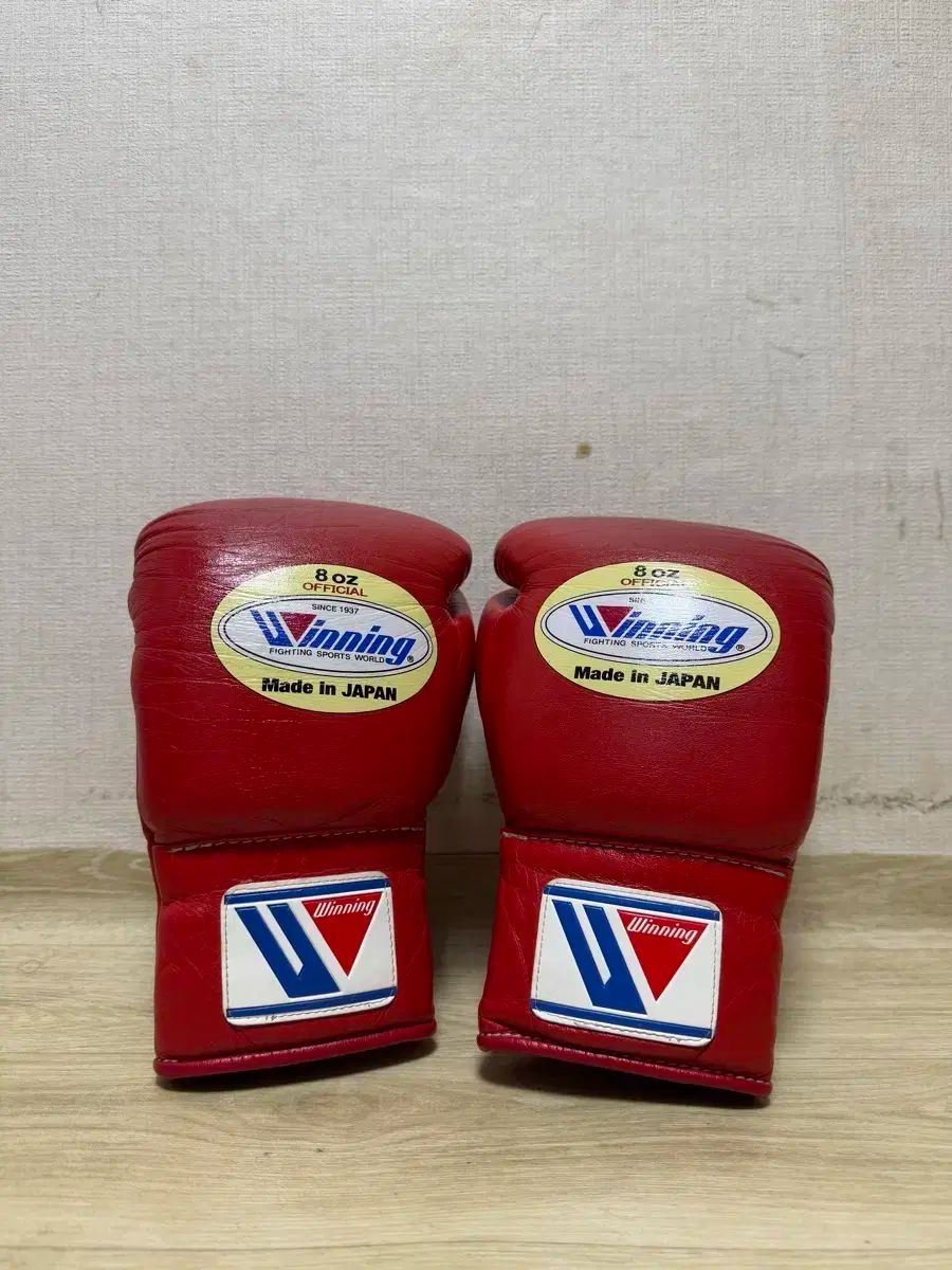 ウィニング Winning オフィシャル 8 オンス レッド グローブ