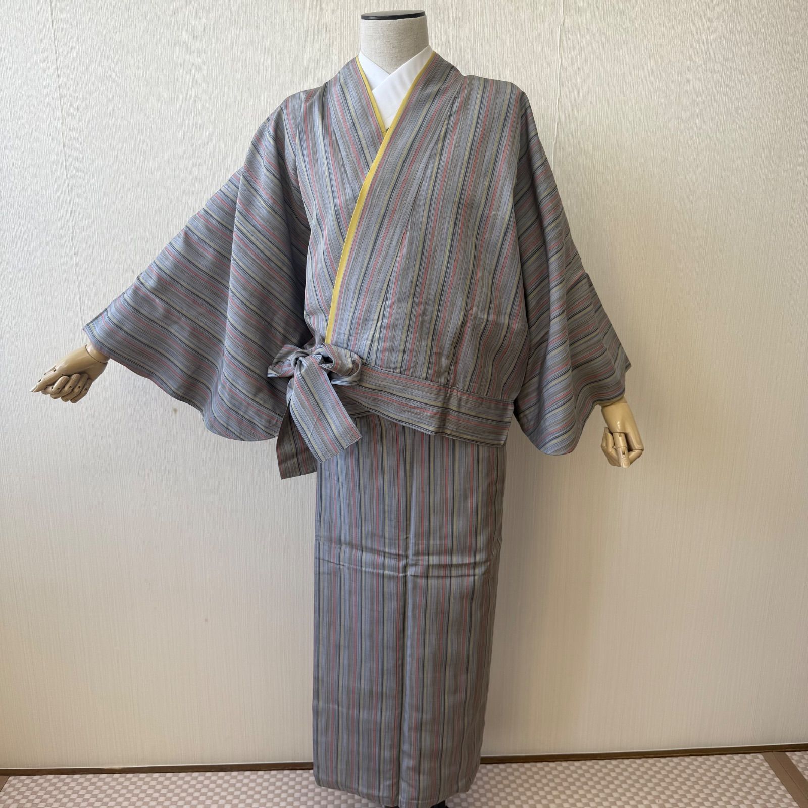 着物 二部式着物 正絹 紬 袷 二部式 グレー 縦縞 リサイクル着物 z-558