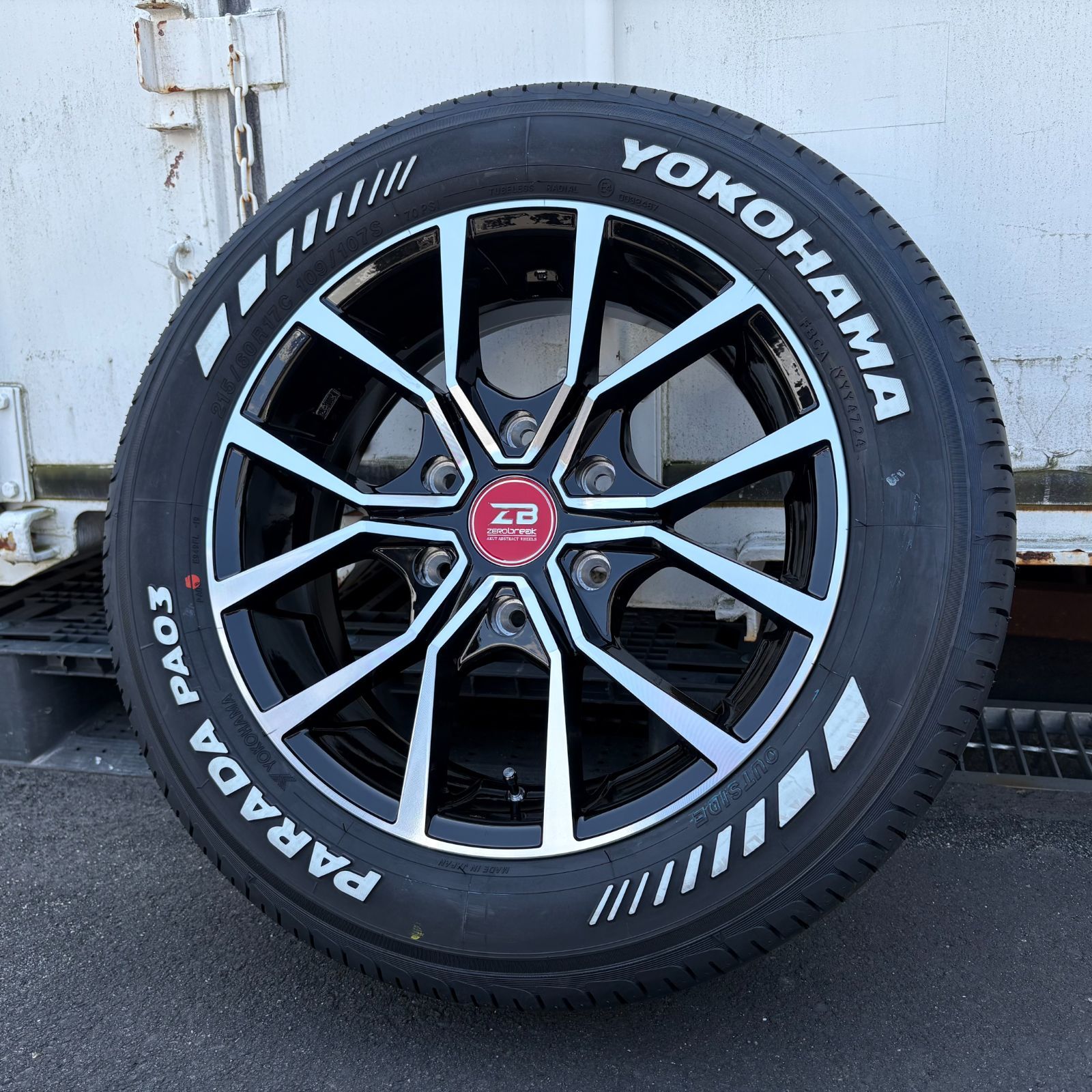 新品4本セット】200系 ハイエース 新品 サマータイヤ ヨコハマ パラダ 